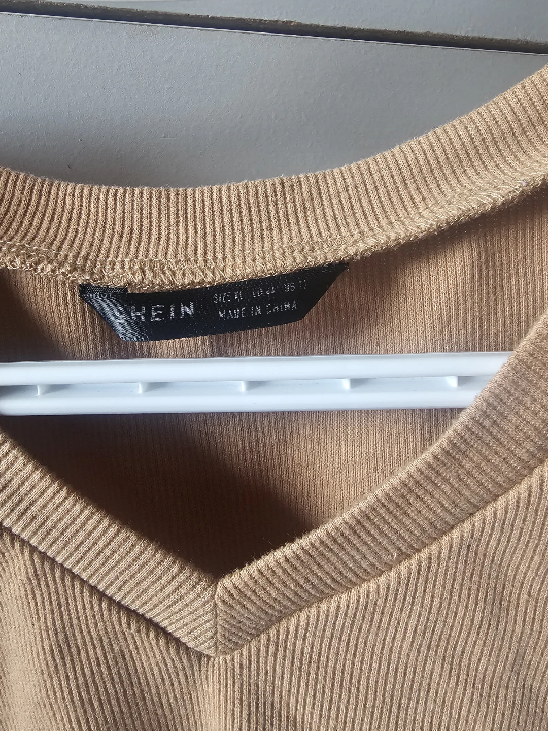 SHEIN Ribbed V-Neck Crop Top - Tan - photo 3
