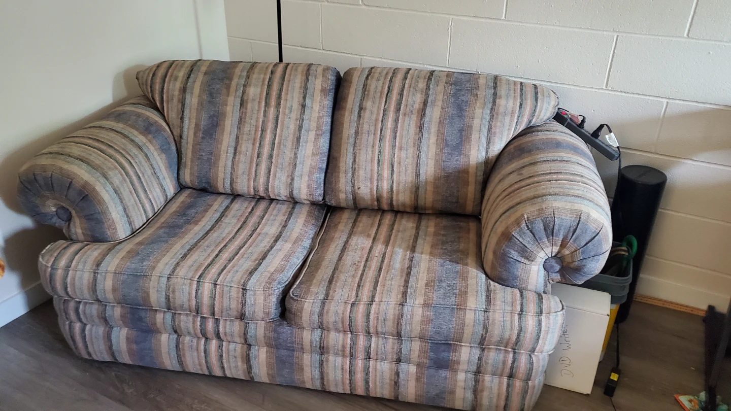 FREE - Loveseat