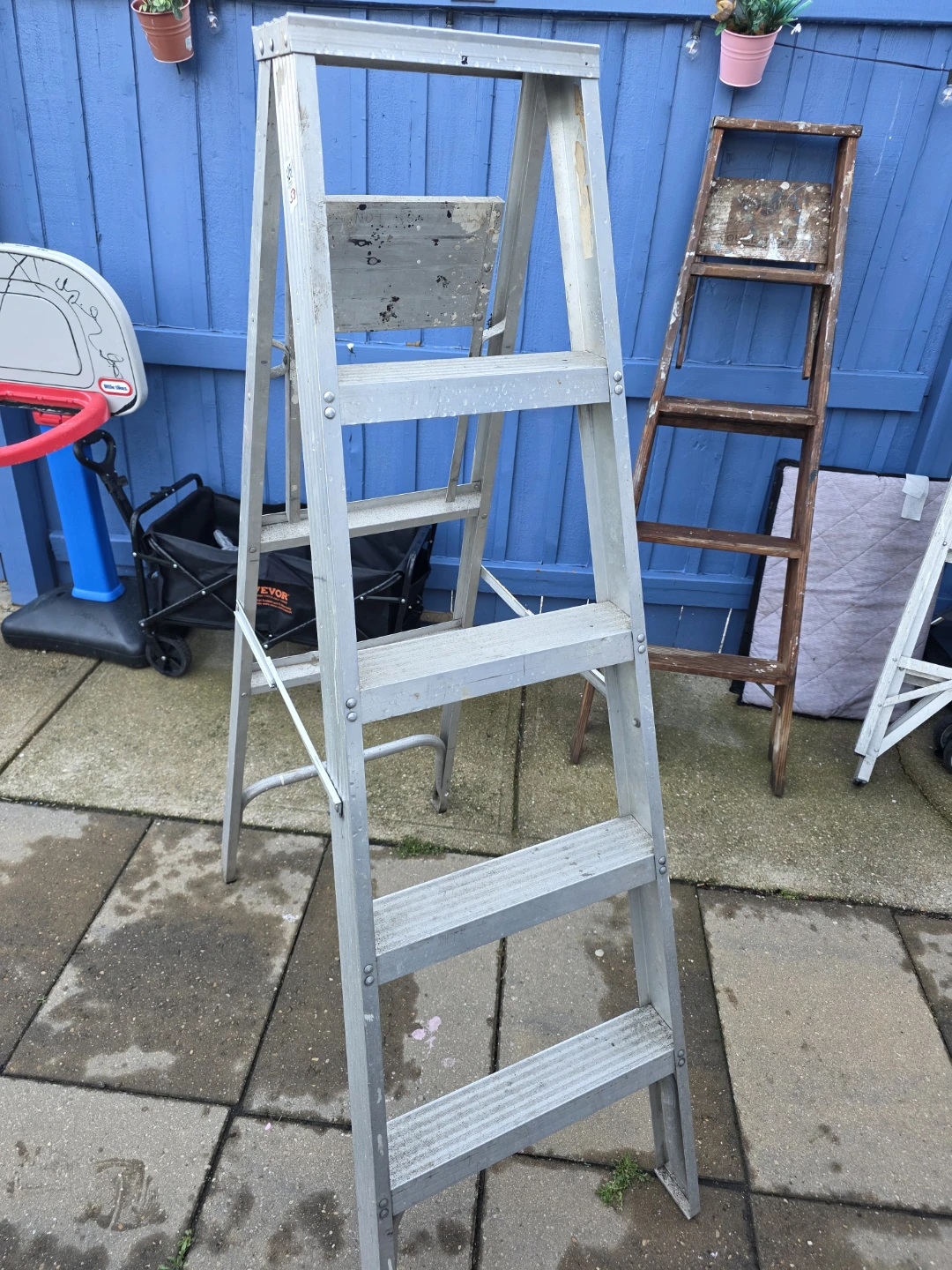 Aluminum Step Ladder - photo 2