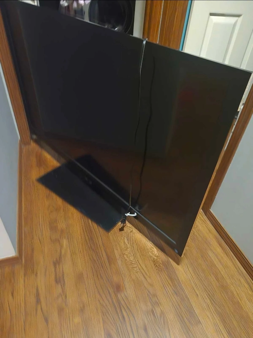 Toshiba 55" 1080p 3D LED Smart with Wi-Fi® $220