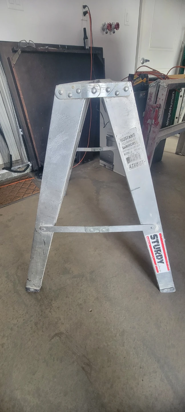 Mustang Sawhorse Sturdy Stepladder