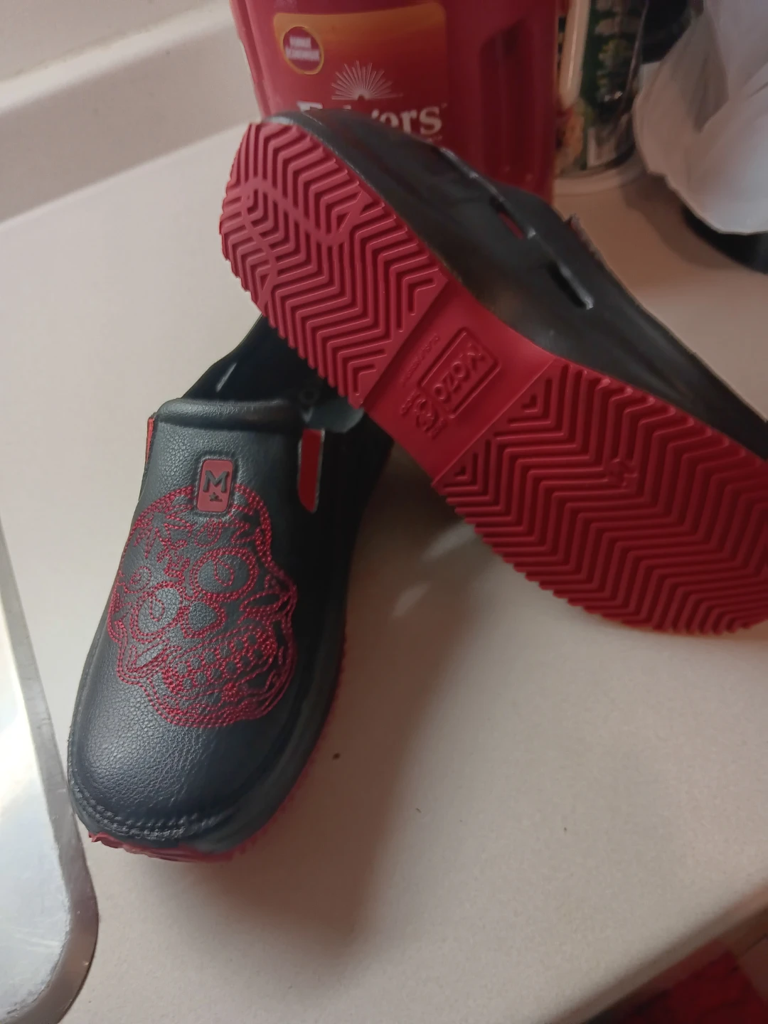 Mozzo Skull Slip-On Clogs Size 7 - photo 2