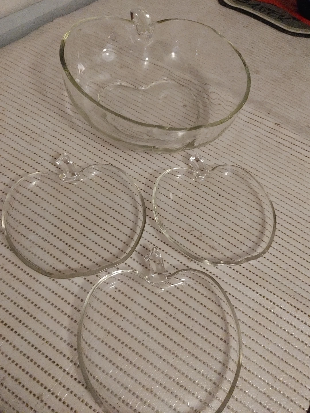 Glass Apple Bowl with 3 plates