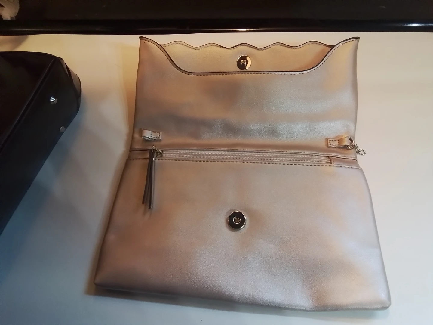 Metallic Champagne-Gold Scalloped Leather Envelope Clutch - photo 4