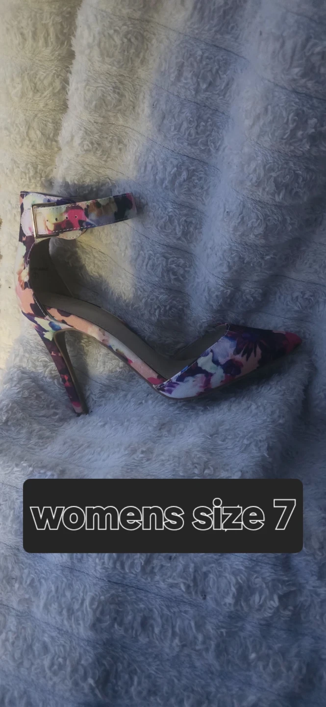Womens floral print ankle strap heels - Size 7