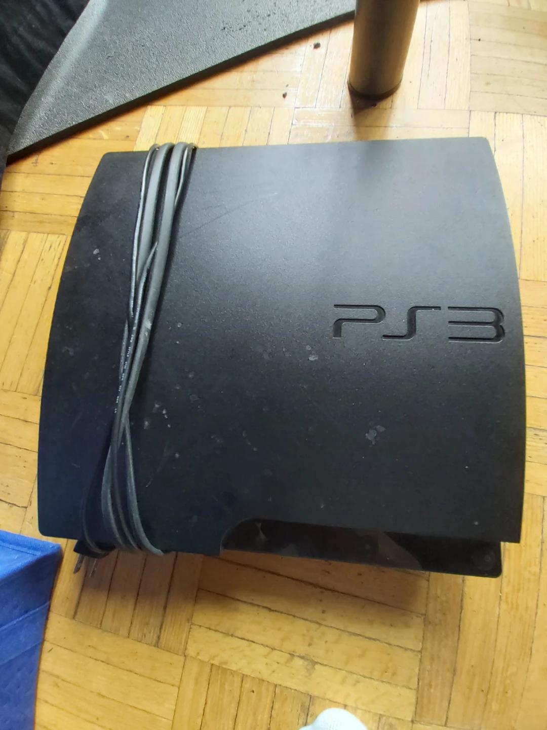Sony PlayStation 3 (PS3) with 2 Controllers