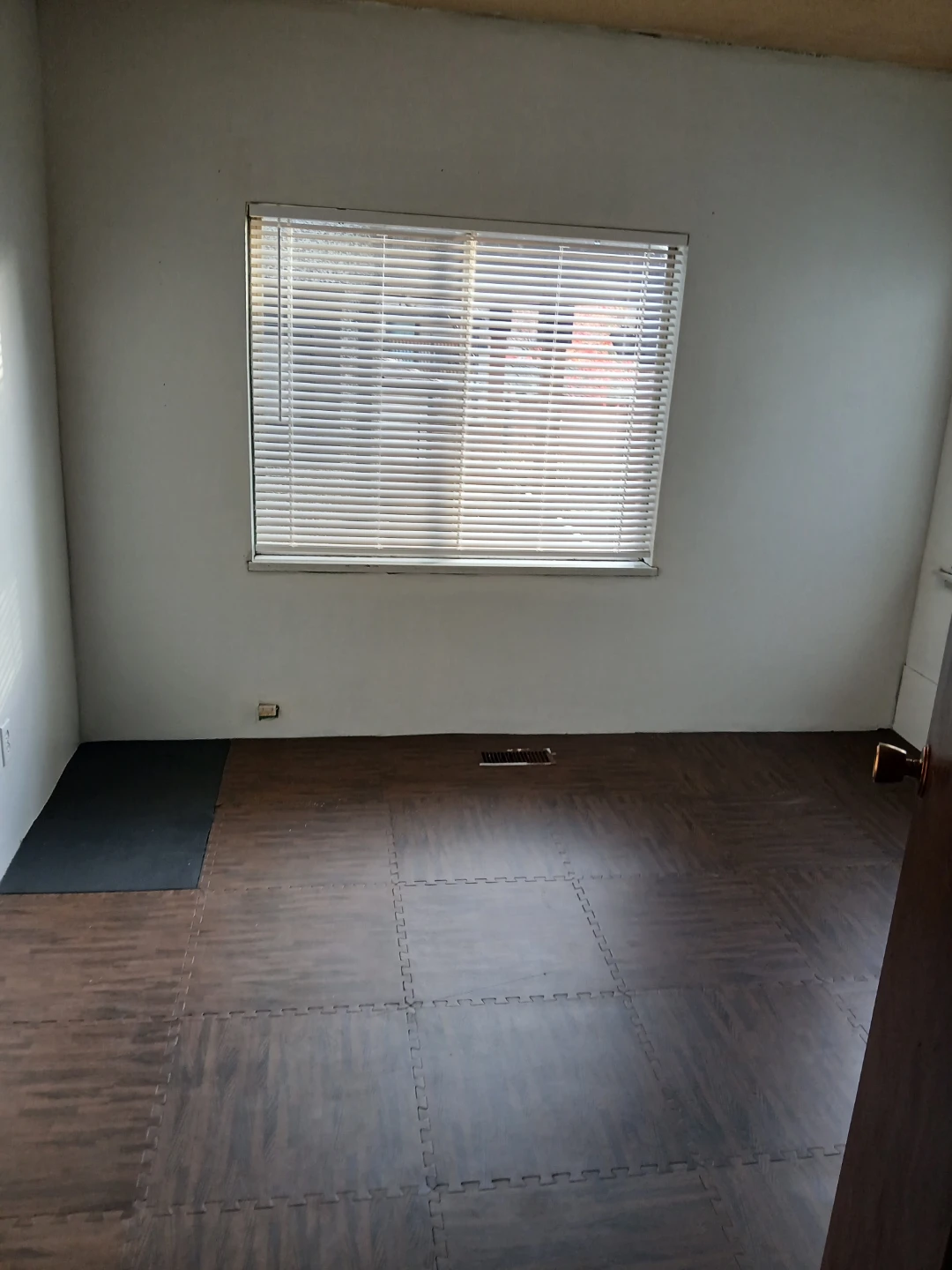 Room for rent . - photo 3