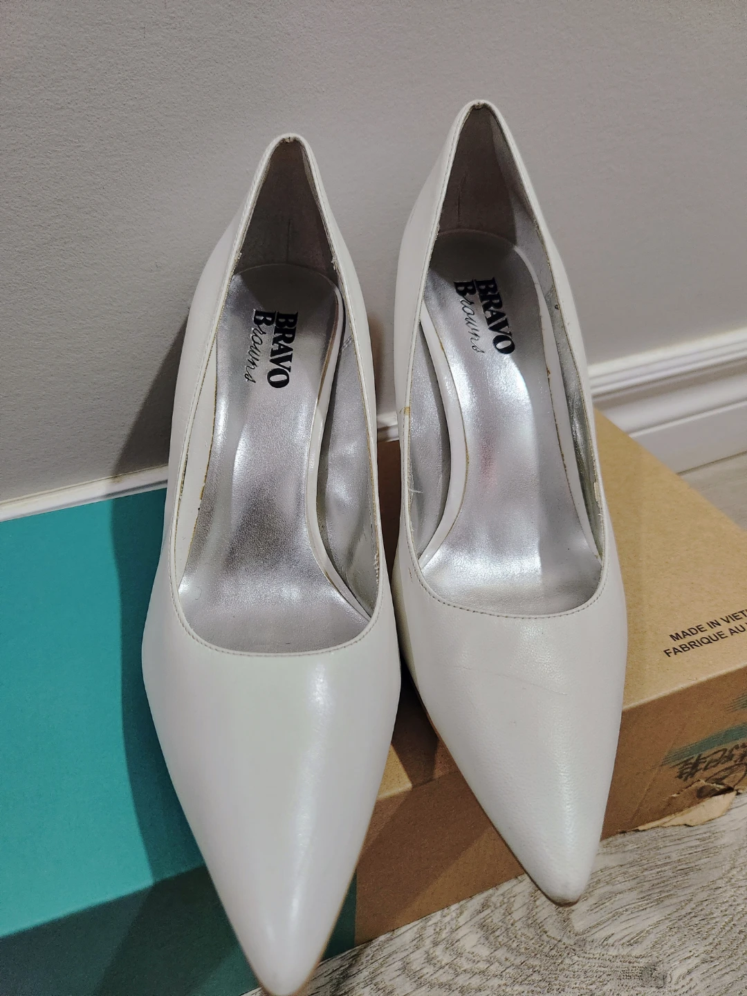 Gorgeous Heels (Sz 7)-BCBG OpenToe,Nine West Gold,Bravo White - photo 3