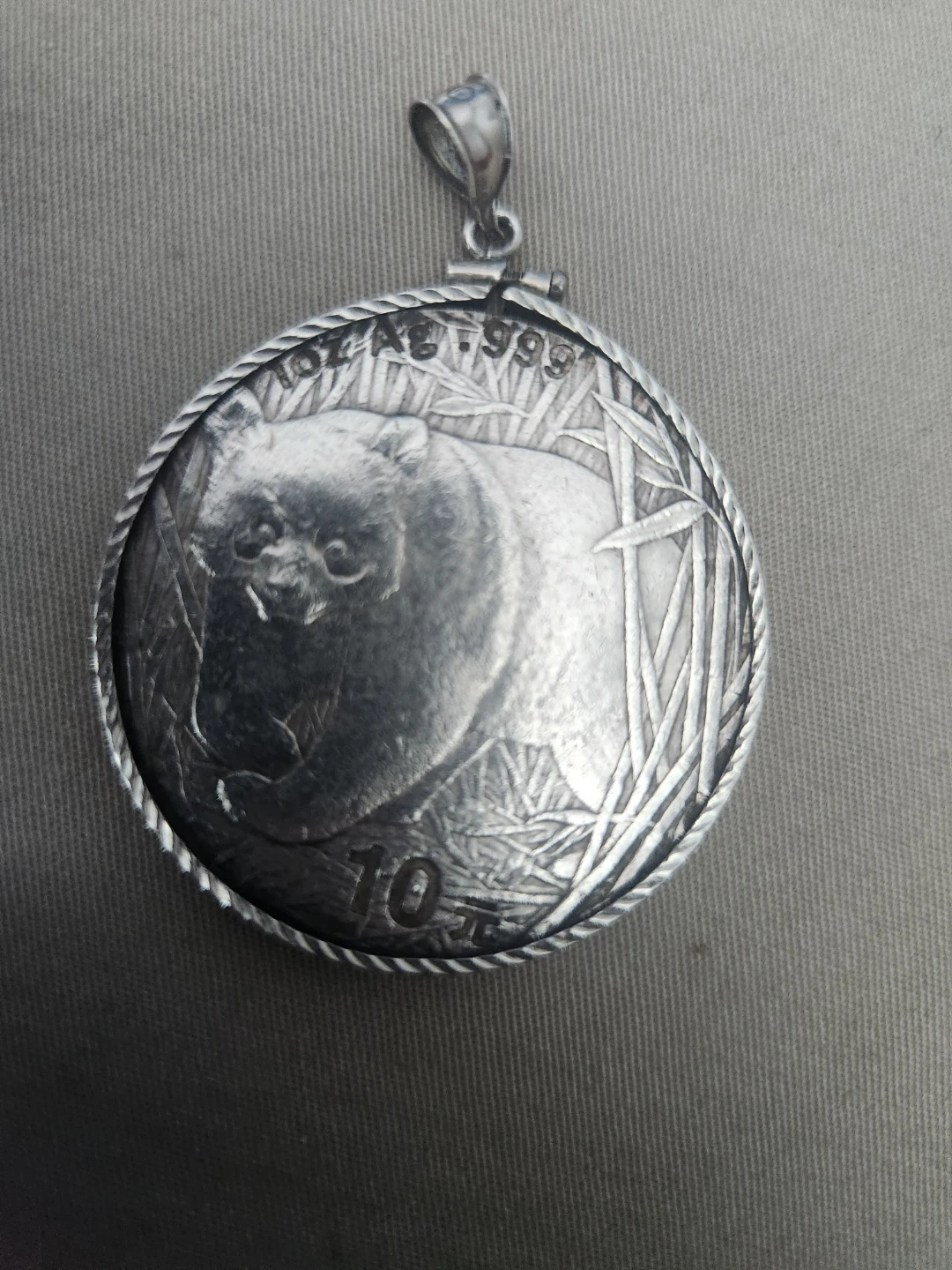 2001 China Panda 1 oz Ag .999 Silver Pendant - photo 3