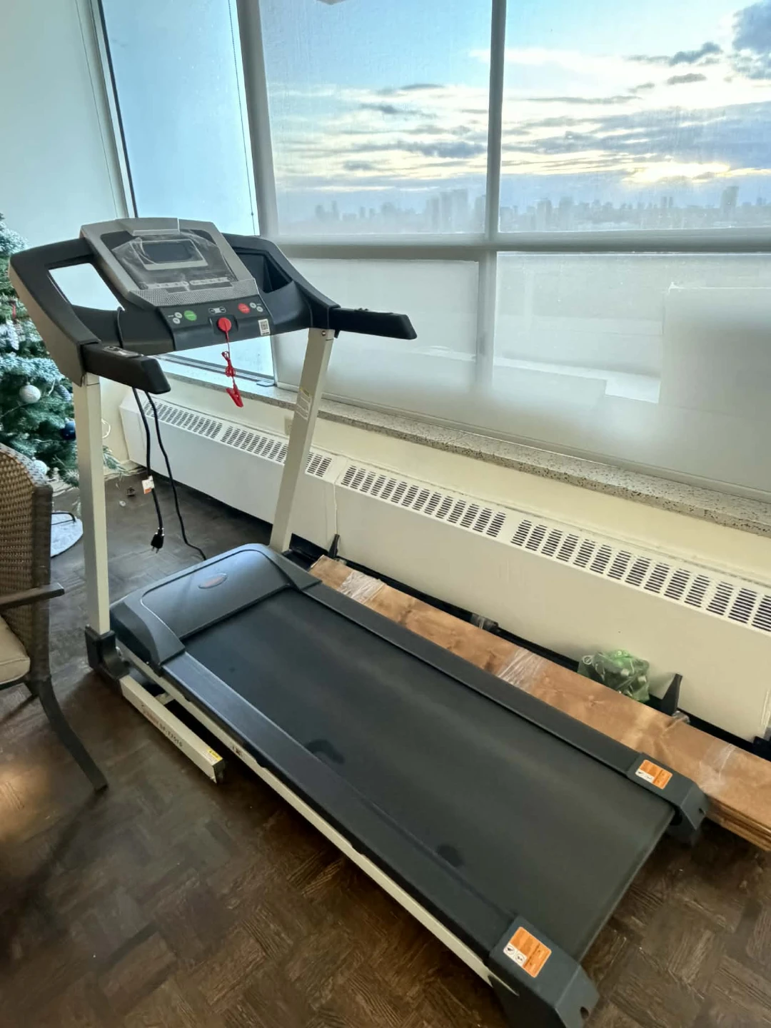 Sunny Health & Fitness Treadmill - Auto Incline - photo 3