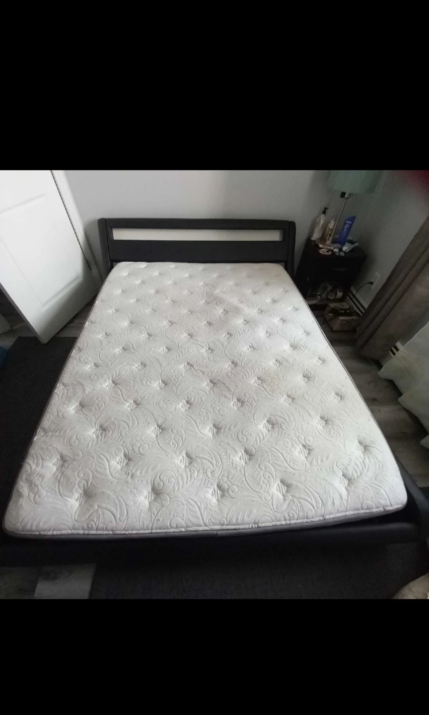 Queen sized bed and mattress - photo 2