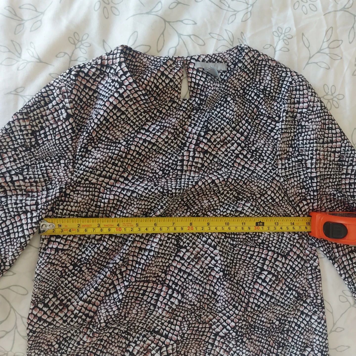 H&M office / semi formal snake print dress size 2 - photo 3