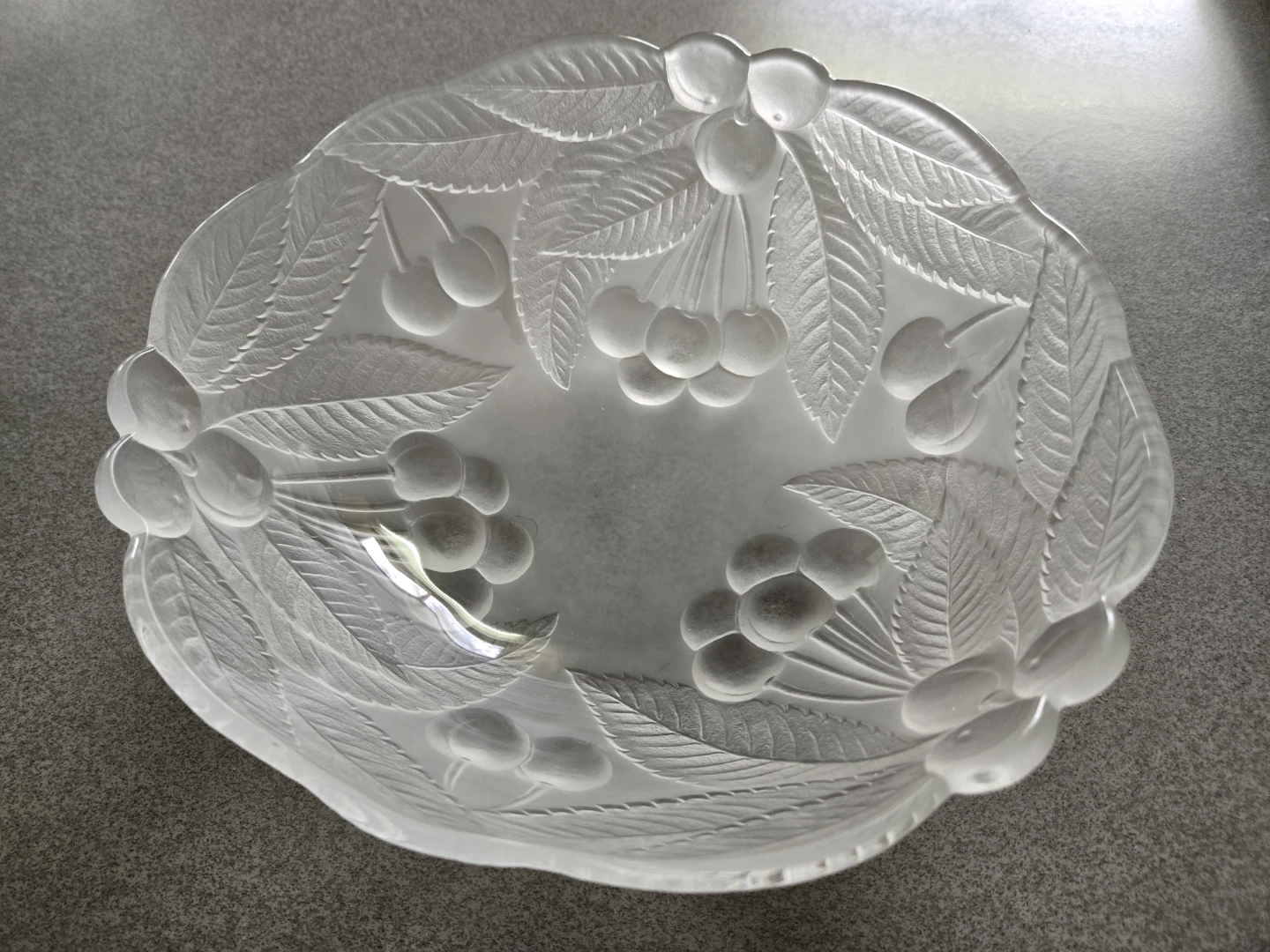 Frosted Glass Cherry Bowl - photo 3