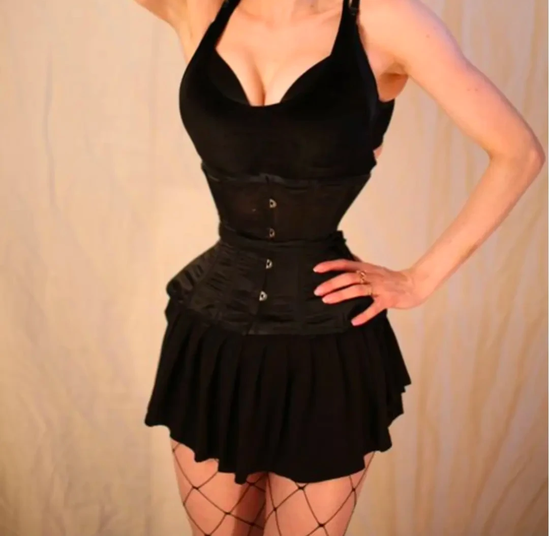 GOTHIC / BURLESQUE CORSET LOT – 3 AUTHENTIC EUROPEAN CORSETS - photo 2