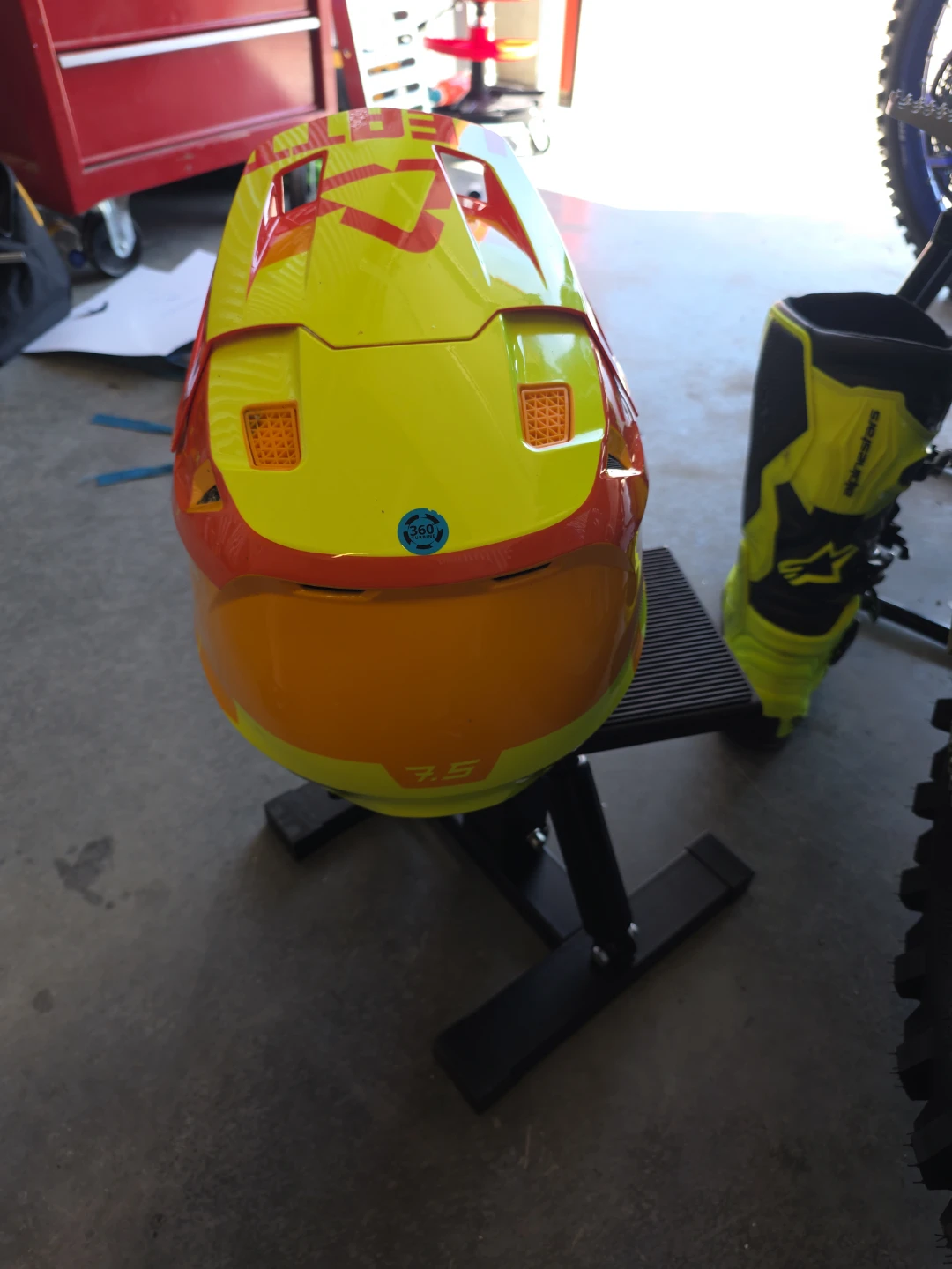 Leatt Helmet - photo 2