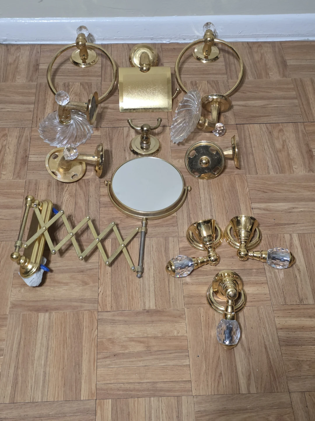 Vintage Gold Bathroom Fixture Set with Crystal Accents
