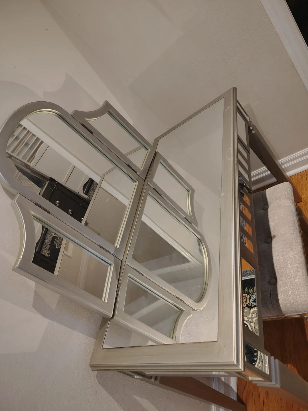 Mirrored Vanity Table with Tri-Fold Mirror and Stool - photo 2