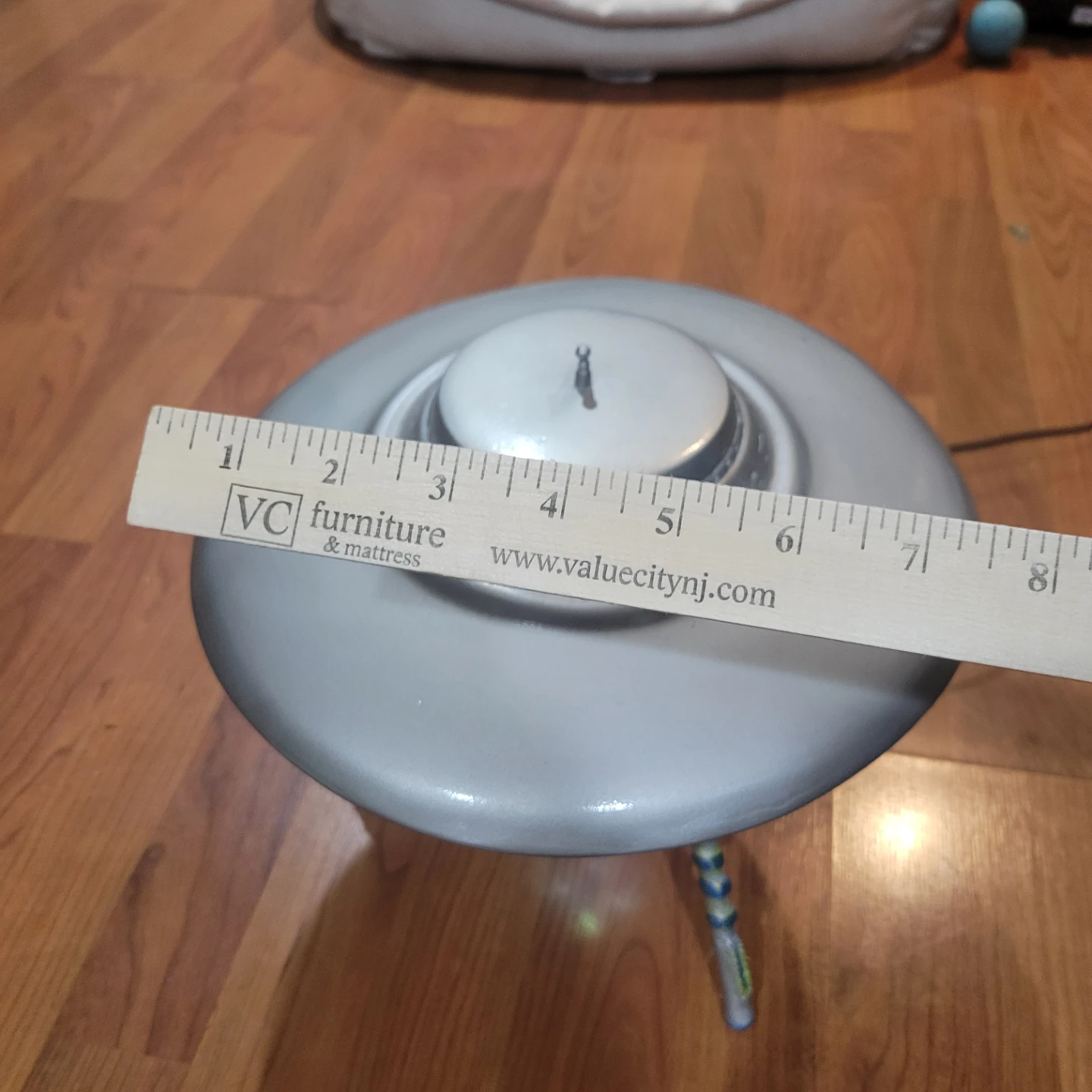 Silver Flying Saucer UFO Display Item with Figure - photo 5