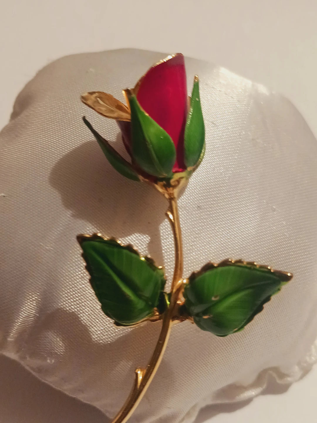 New !! Red Rose Enamel Pin Brooch - photo 2