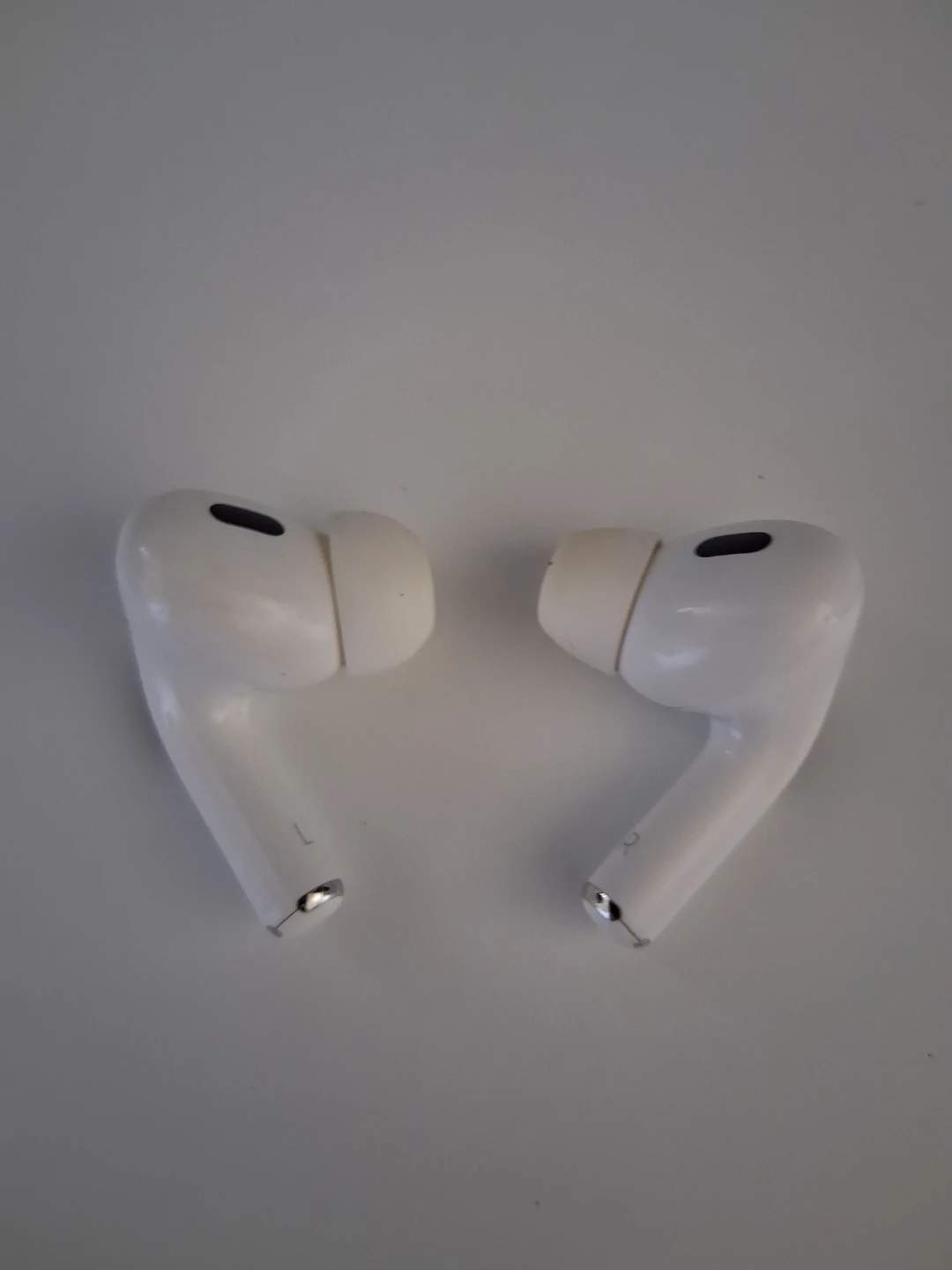 Apple AirPods Pro (1st Gen) Charging Case & Earbuds