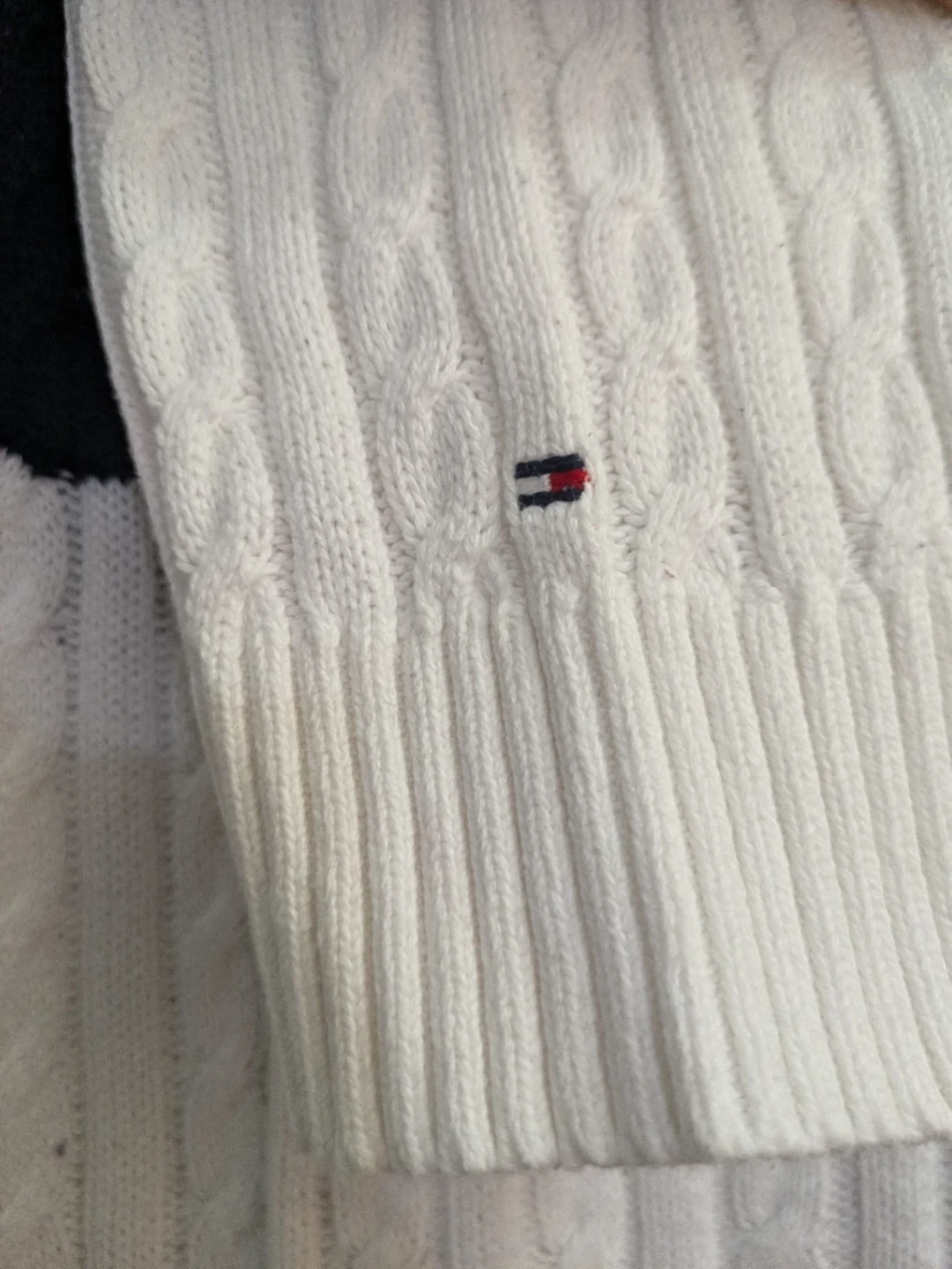 Tommy Hilfiger Cable Knit Sweater - White/Black/Red - Large - photo 2