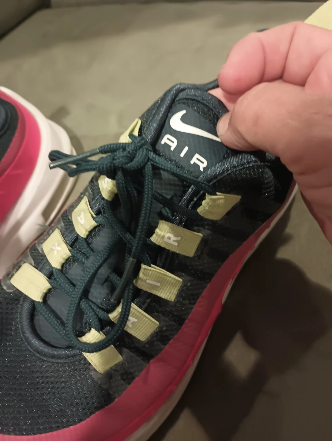 Nike Air Max Shoes - photo 2