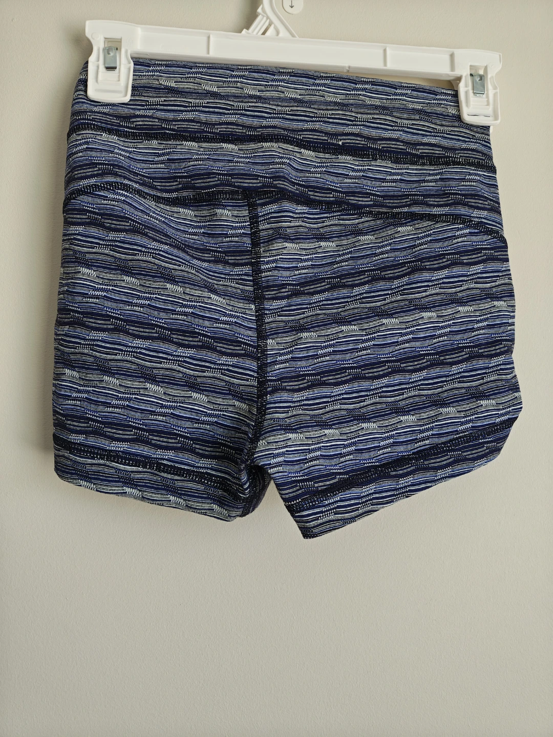 Lululemon Blue Striped Running Shorts Size 4 - photo 2