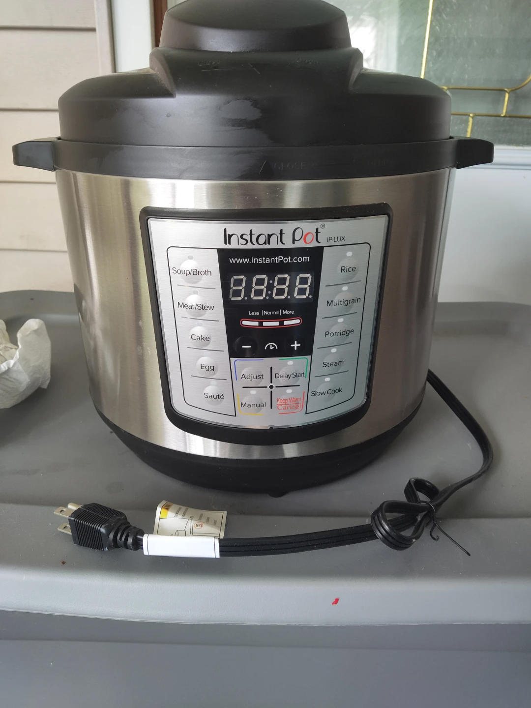Instant Pot iLUX Pressure Cooker