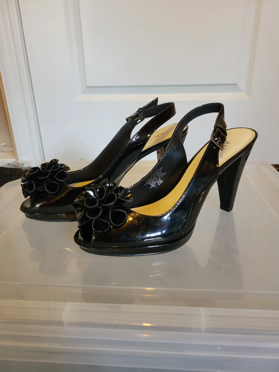 AK Anne Klein Black Patent Peep Toe Flower Slingback Heels - photo 2