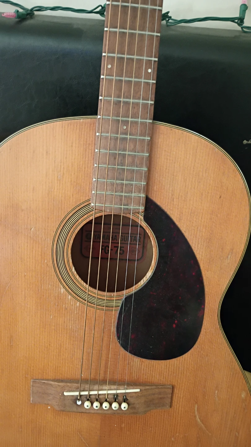 Yamaha FG-75 Acoustic Guitar Red label - photo 2