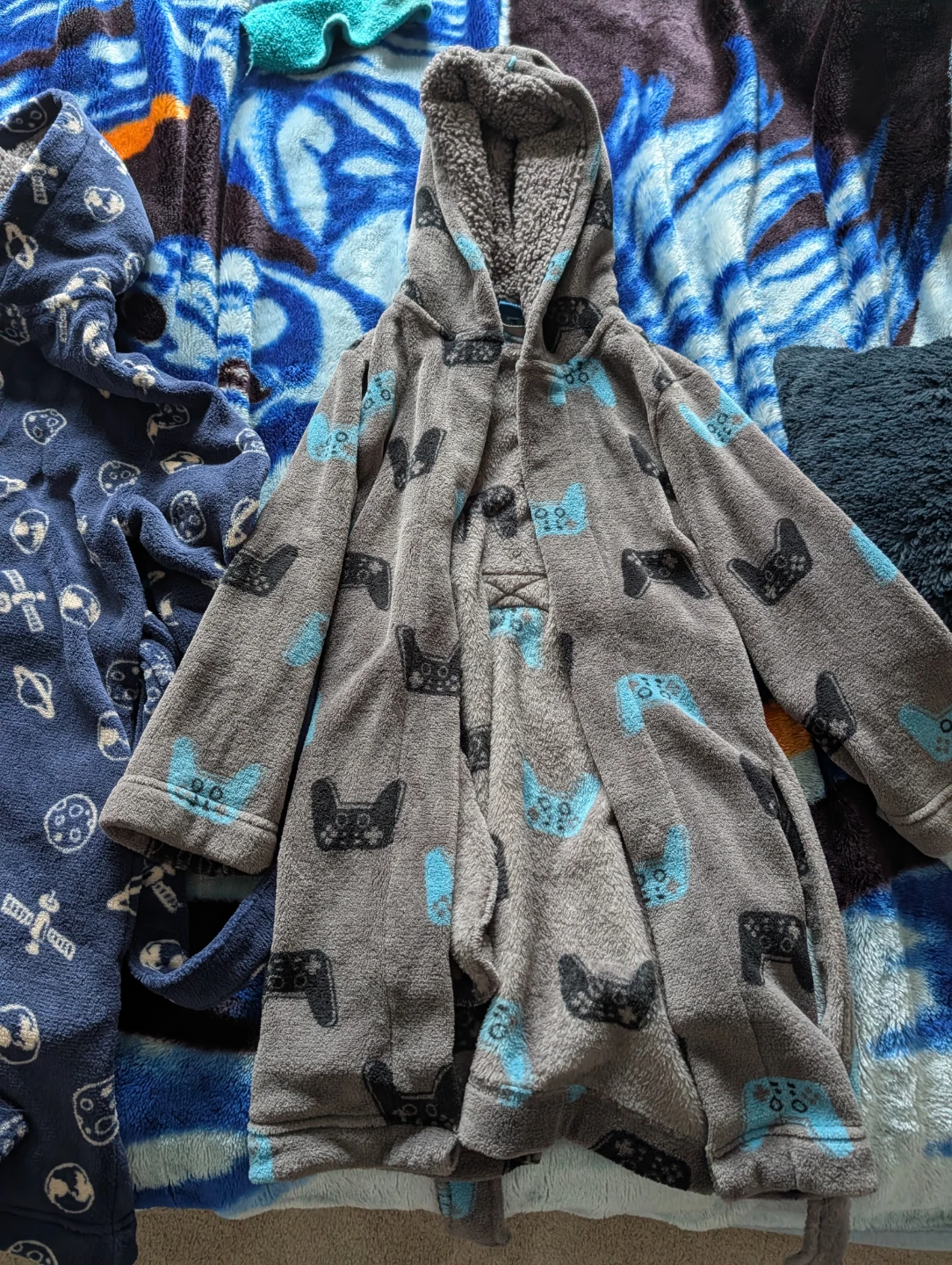 Boys Fleece Robes (2) - Space & Gaming Themes - photo 2