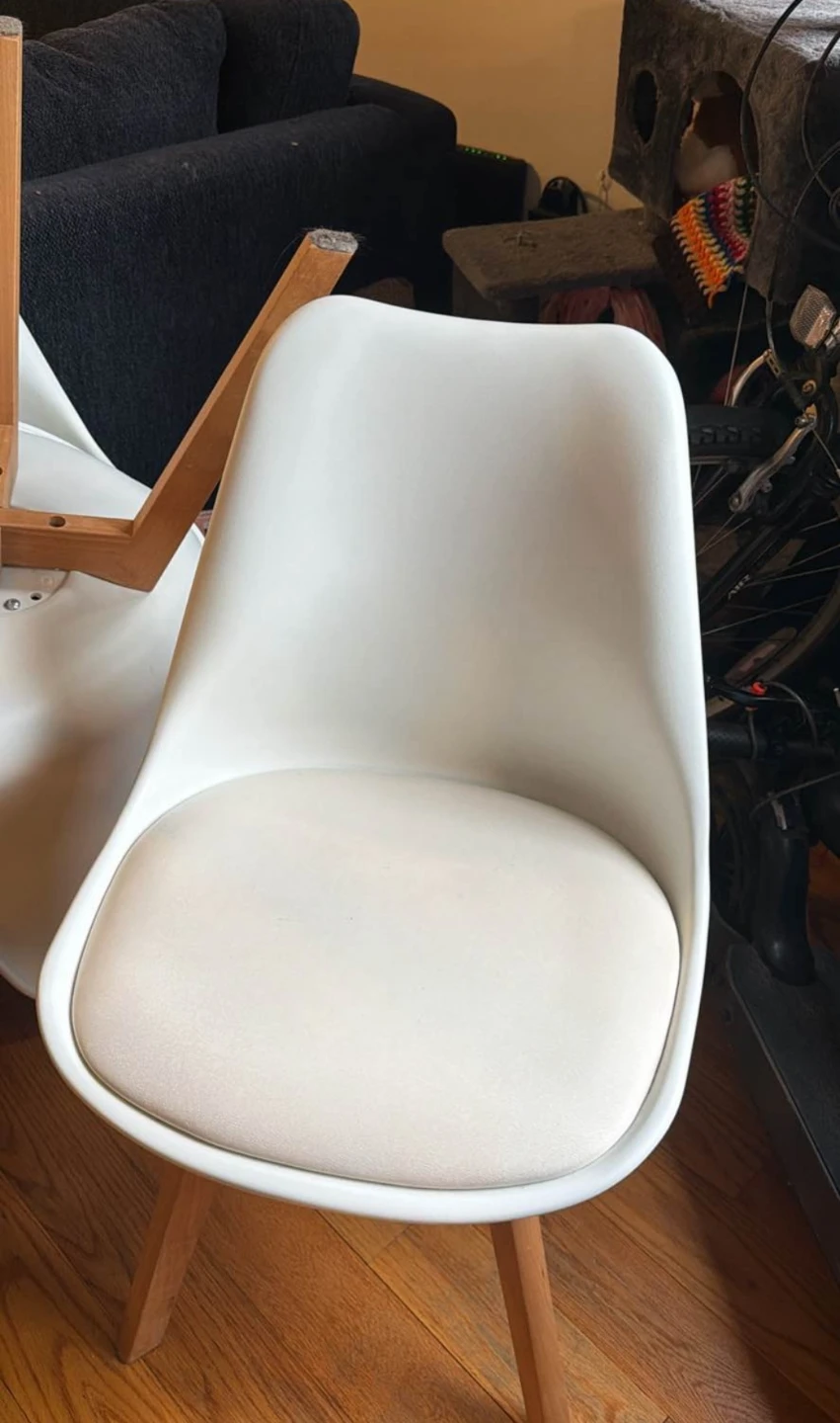 Set of 4 dining chairs only great condition - photo 2