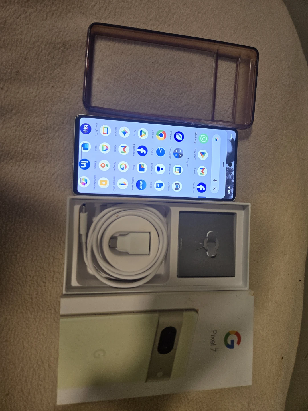 Like new in box Google Pixel 7 - photo 2