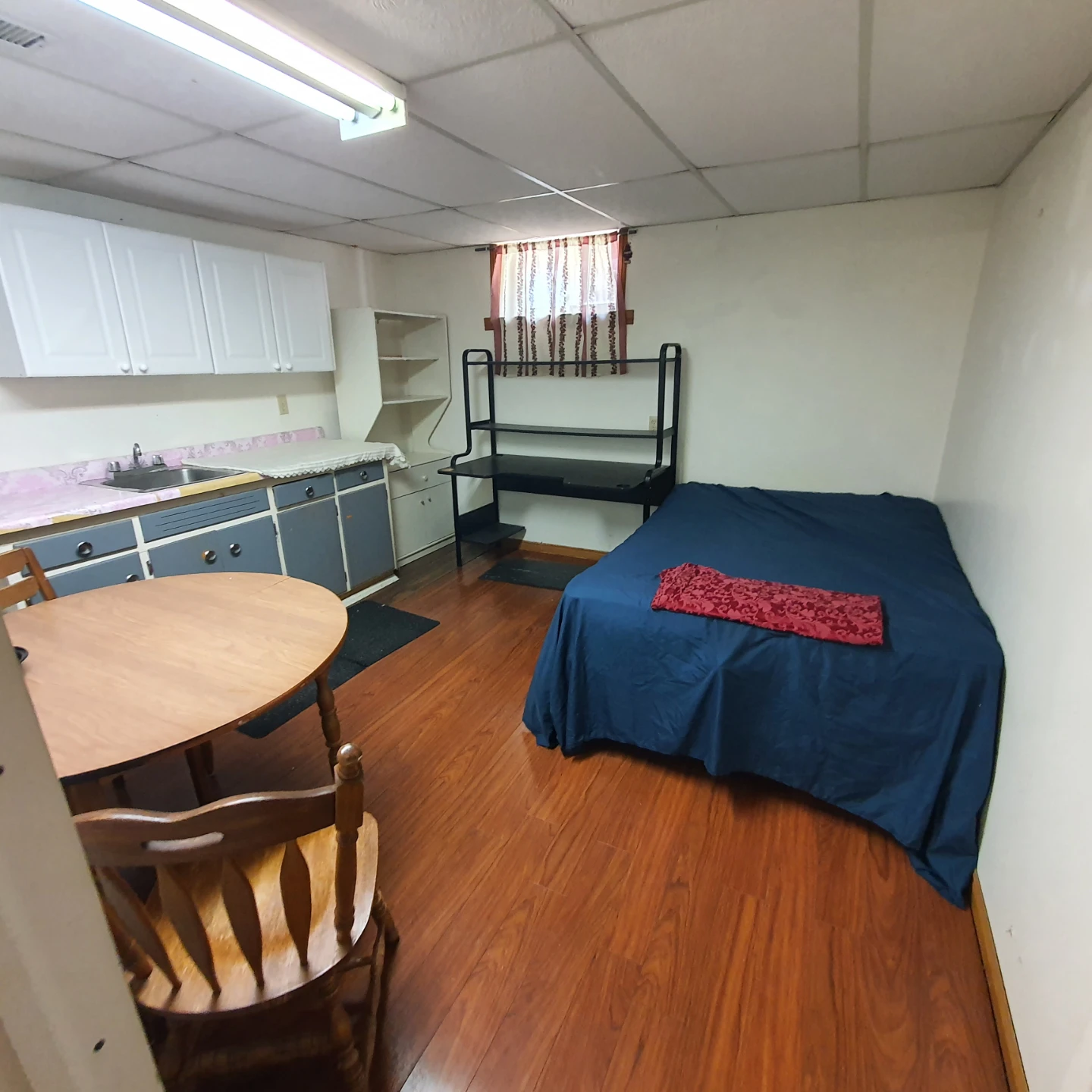Room for Rent - photo 2