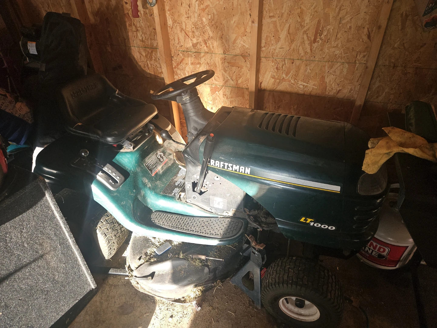 Craftsman LT1000 Riding Lawn Mower - photo 5