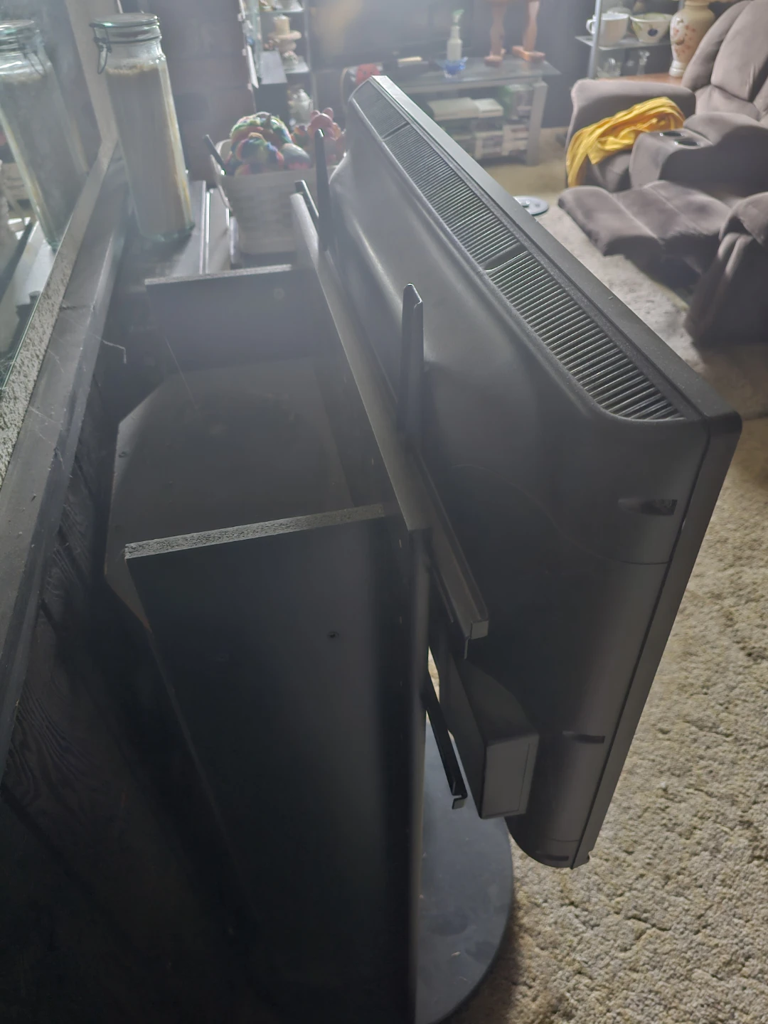 32" lcd older tv stand roku - photo 3