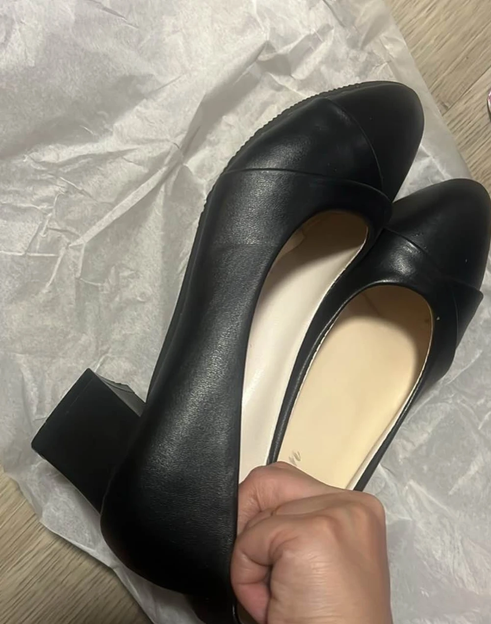 Black block heel pumps - photo 2