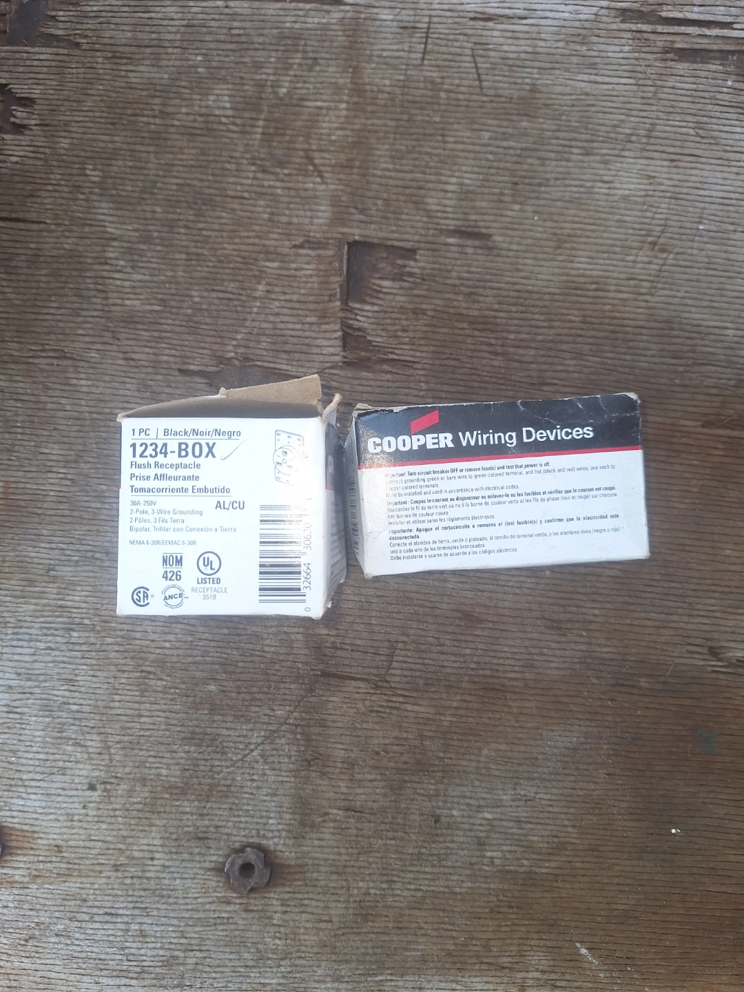 Cooper Wiring Devices 30A 250V Flush Receptacle