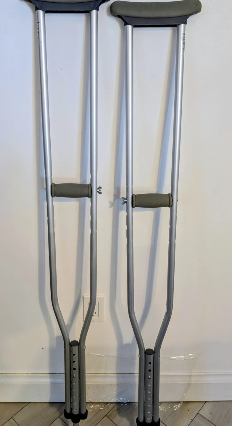 Adjustable Aluminum Crutches