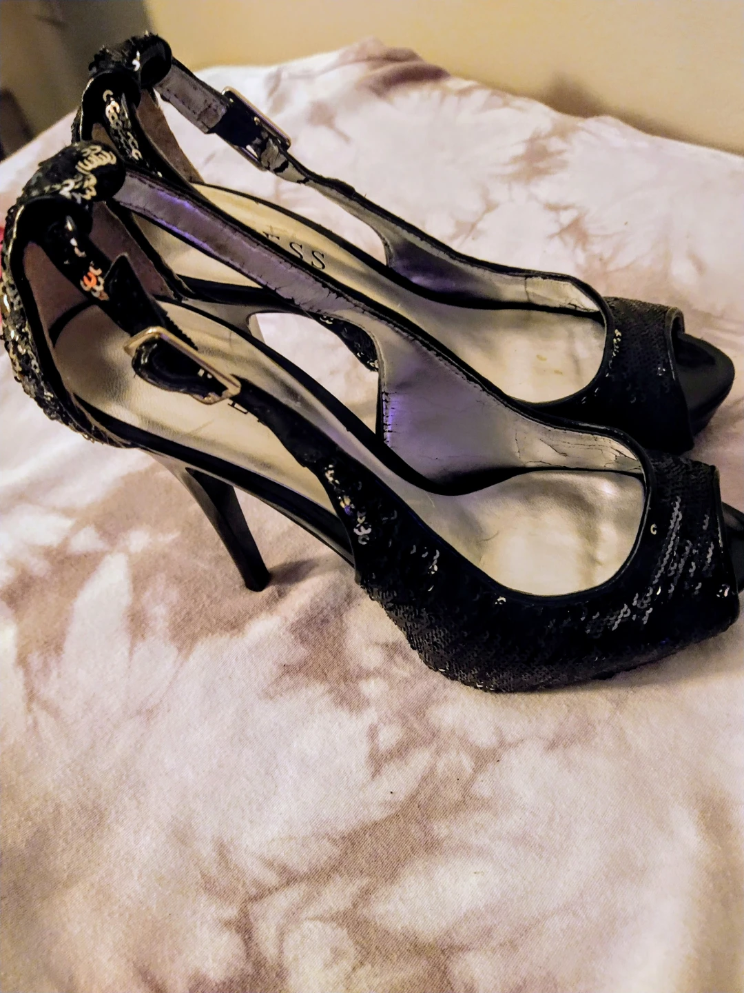 Y2K GUESS Hondola Black Sequined Peep-Toe Heels Size 5.5-6 - photo 4