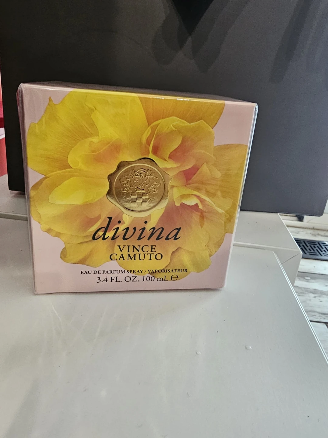Vince Camuto Divina Eau de Parfum Spray for Women - 3.4 oz - photo 3