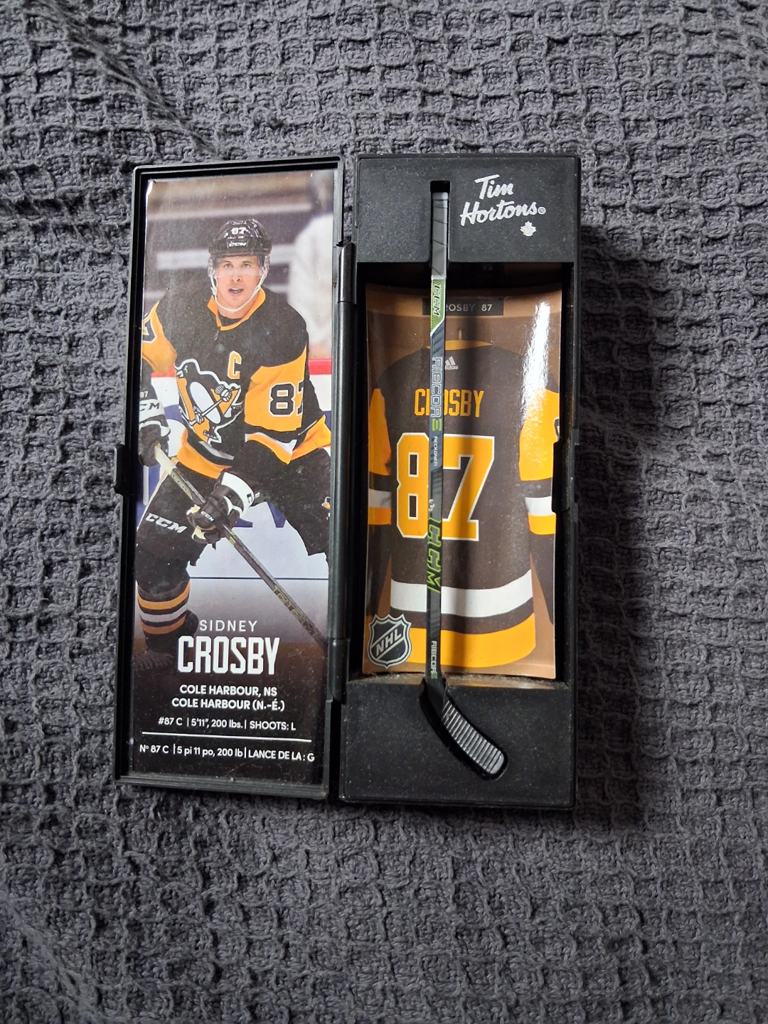 Tim Horton's Sidney Crosby collectible hockey stick - photo 2