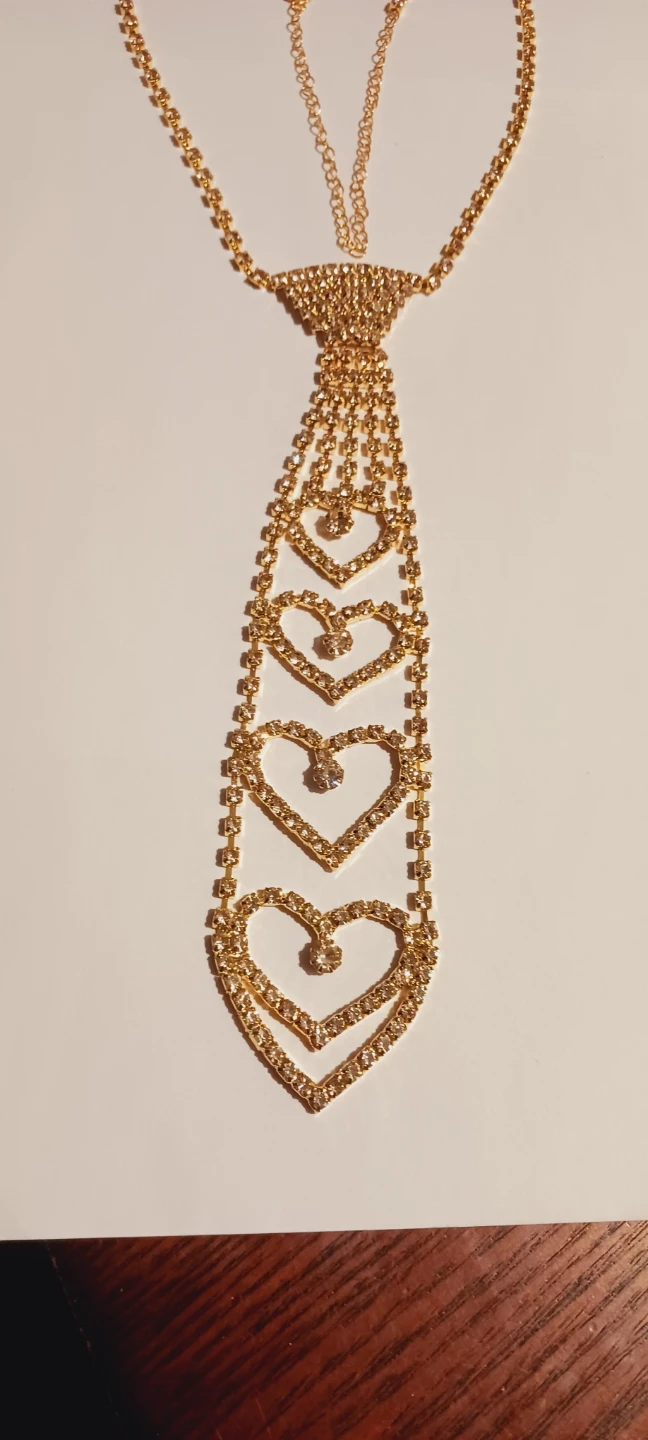 New !! Gold Tone Rhinestone Heart Tie Necklace - photo 4