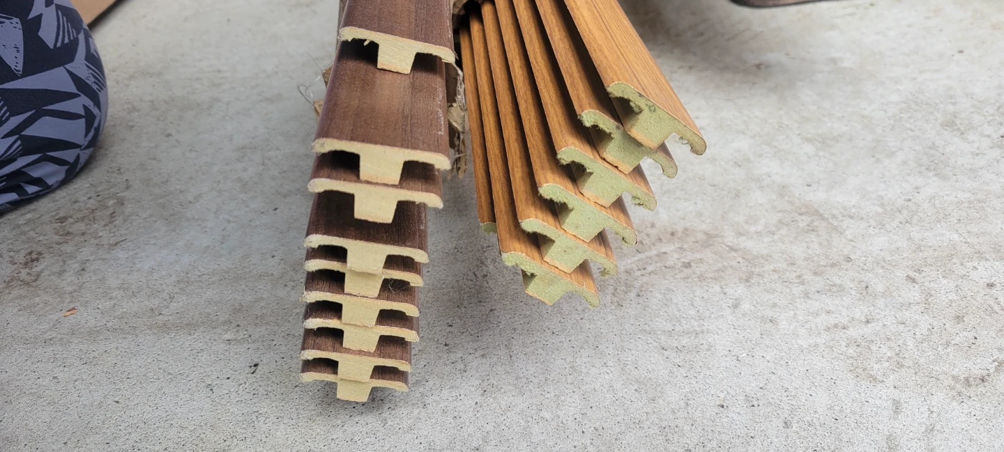 Mixed Lot of Wood Trim Moulding, different colours - photo 4