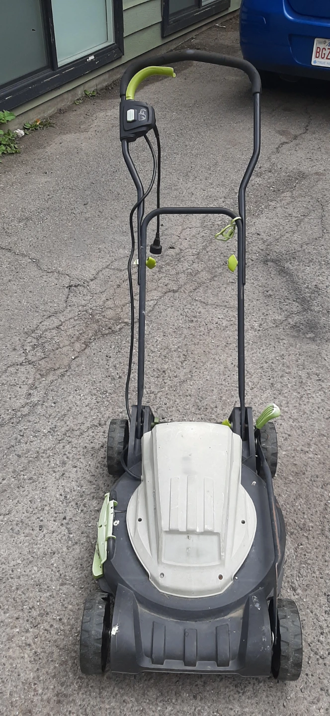 Lawnmaster Electric Lawn Mower NOT WORKING - photo 2