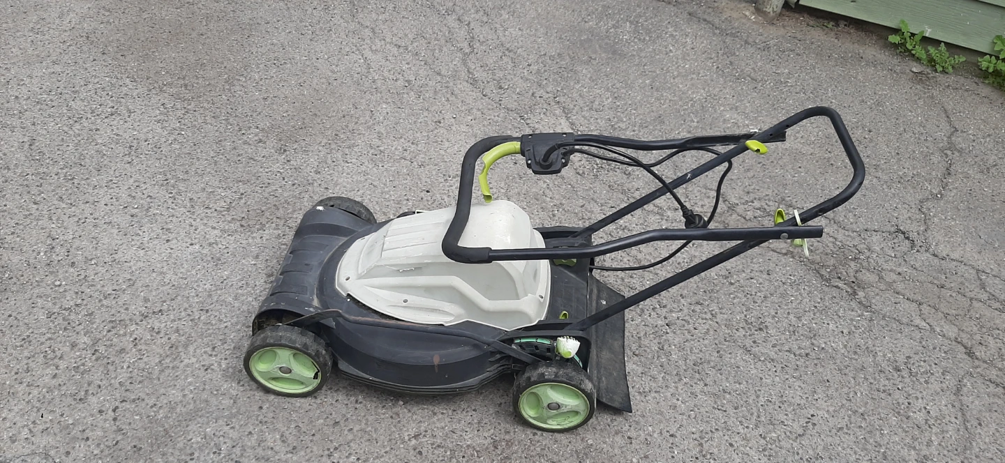 Lawnmaster Electric Lawn Mower NOT WORKING - photo 3