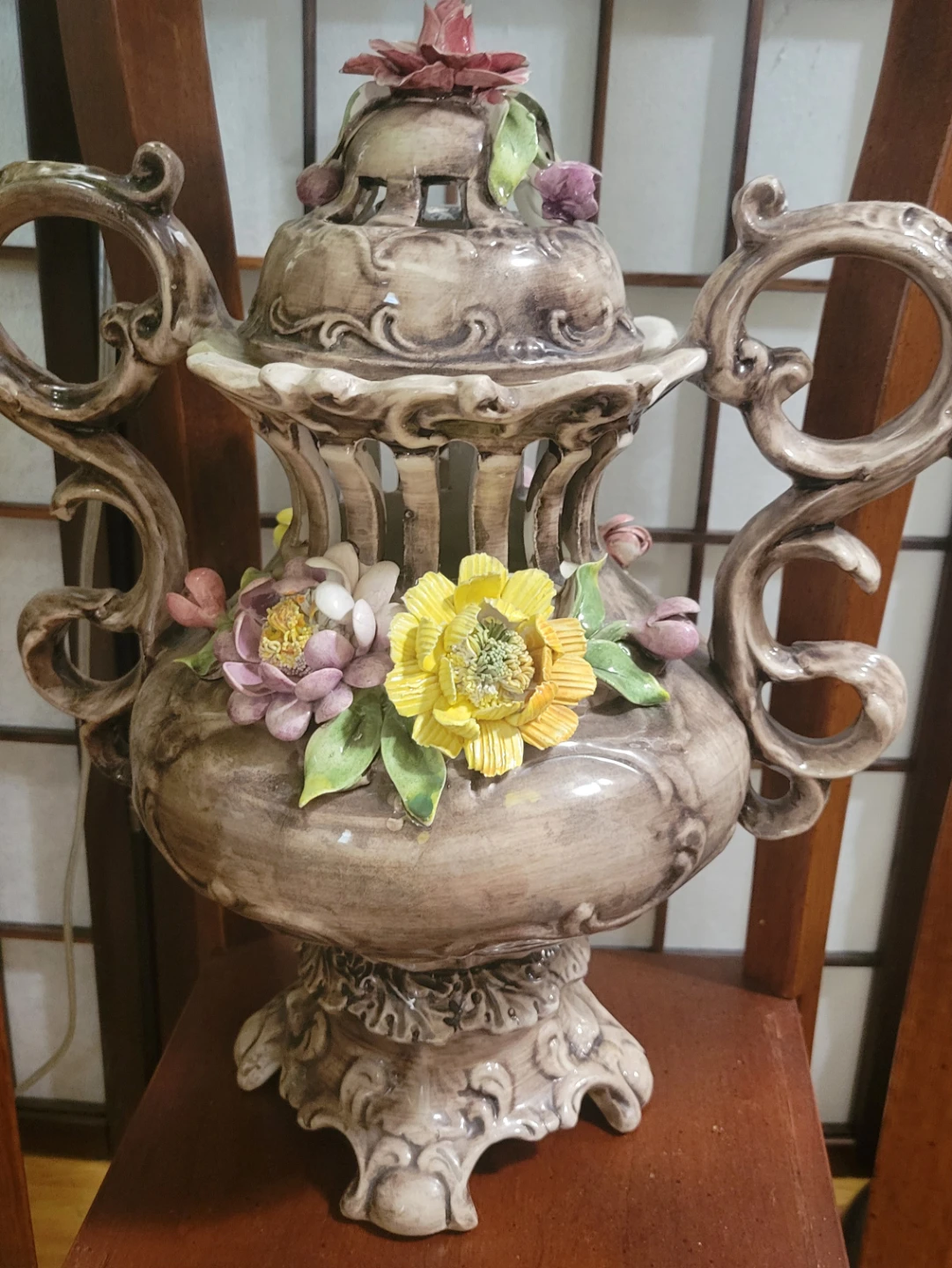vintage Italian Capodimonte style porcelain potpourri vase