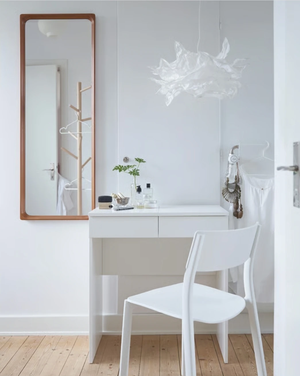 IKEA MALM Dressing Table / Desk with Mirror
