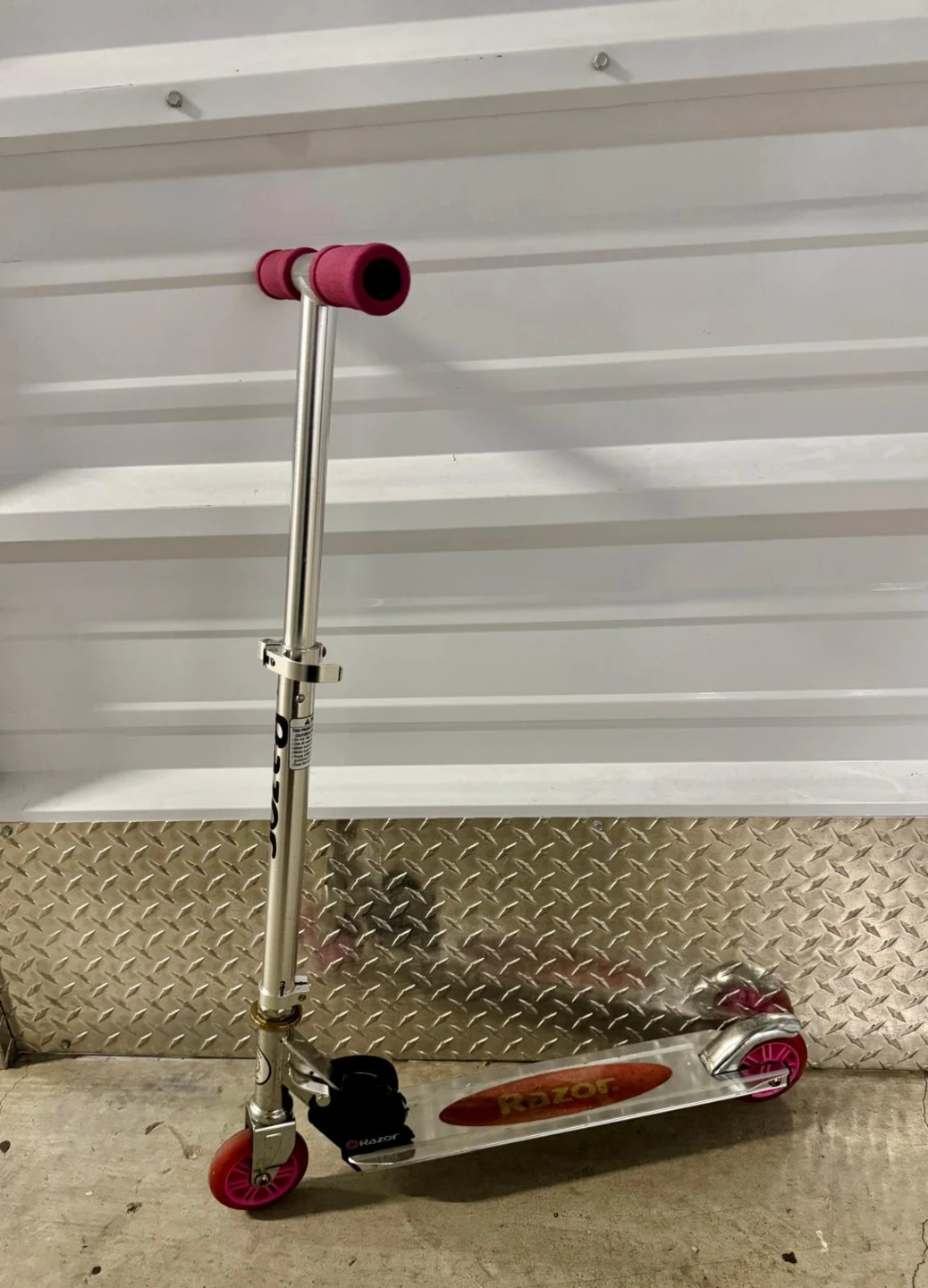 Razor Kick Scooter Pink