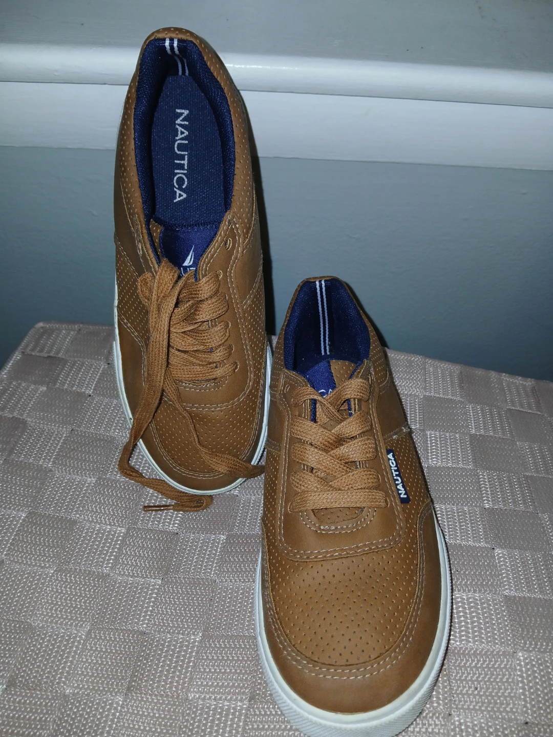 Nautica Men's Brown Perforated Lace-Up Sneakers Size 11